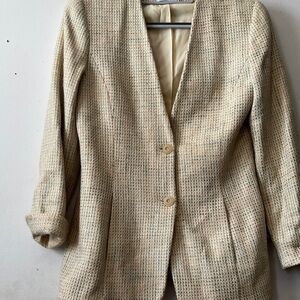Doncaster women Textured Cream Blazer with two front pockets size 8